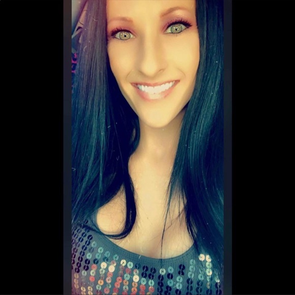 Meet your Posher, Jessica - Picture 3 of 3